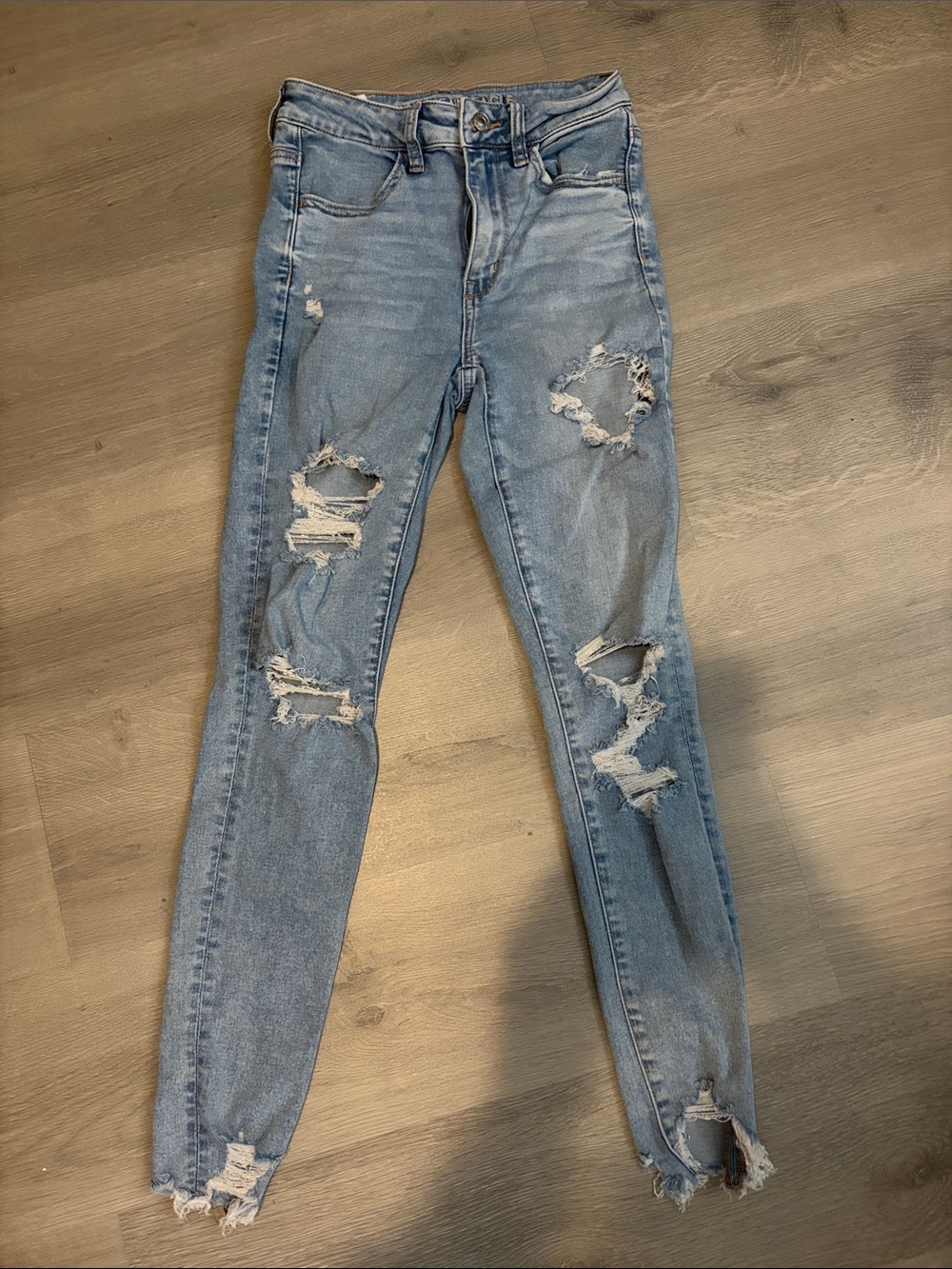 American Eagle Outfitters Light Blue Distressed Skinny Jeans